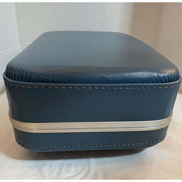 Vtg Blue Luggage Suitcase Mid-Century Hard Shell No Keys - Picture 7 of 16
